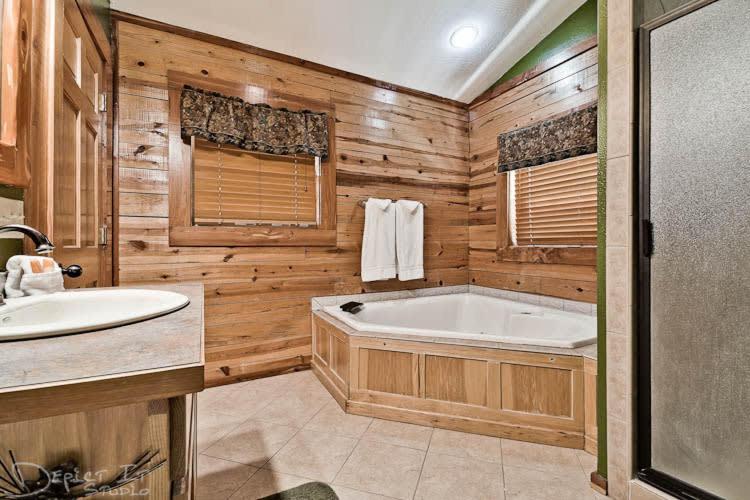 Secluded Cabin In The Woods! 1 Story Villa Eureka Springs Esterno foto